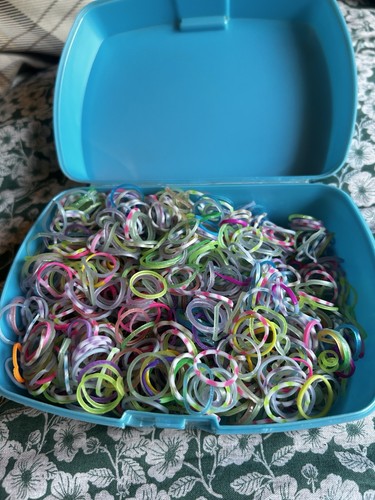 Assorted loom bands selection - assorted,